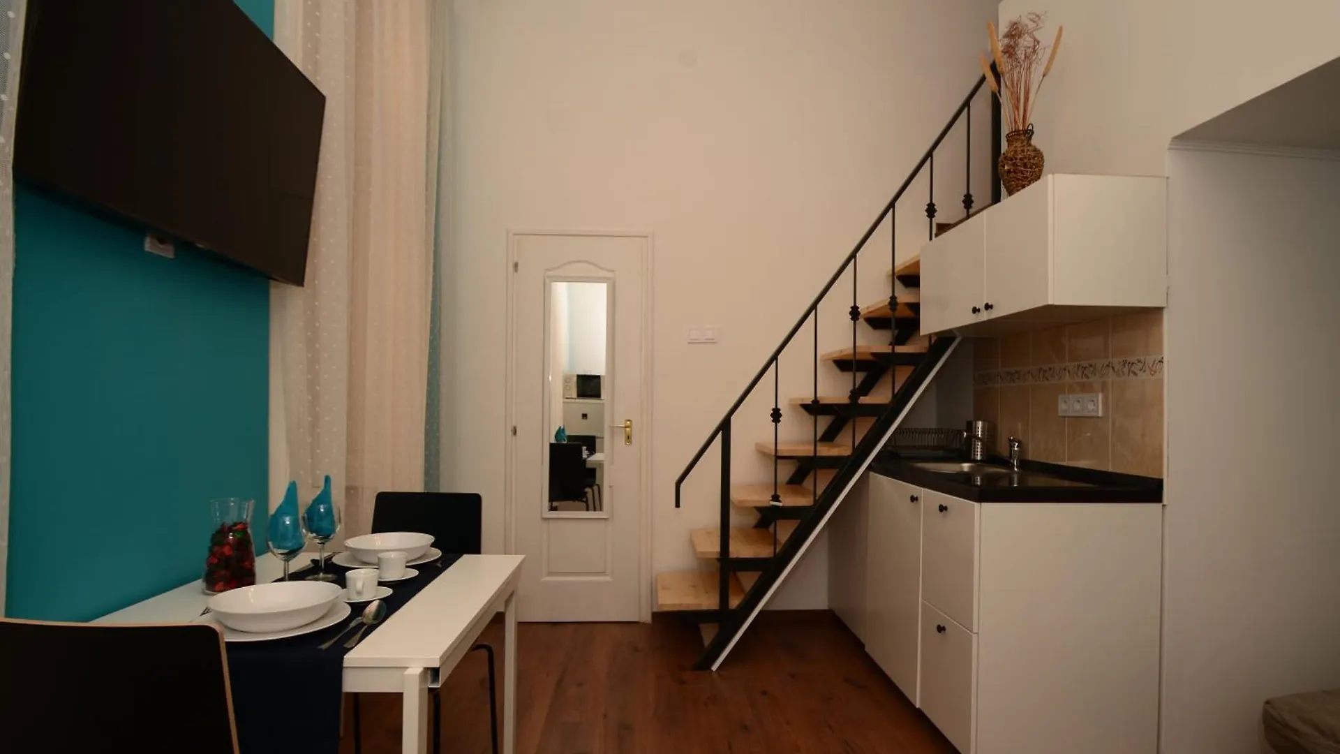 Jozsef Krt 3 Apartment - Near Corvin Budapesta